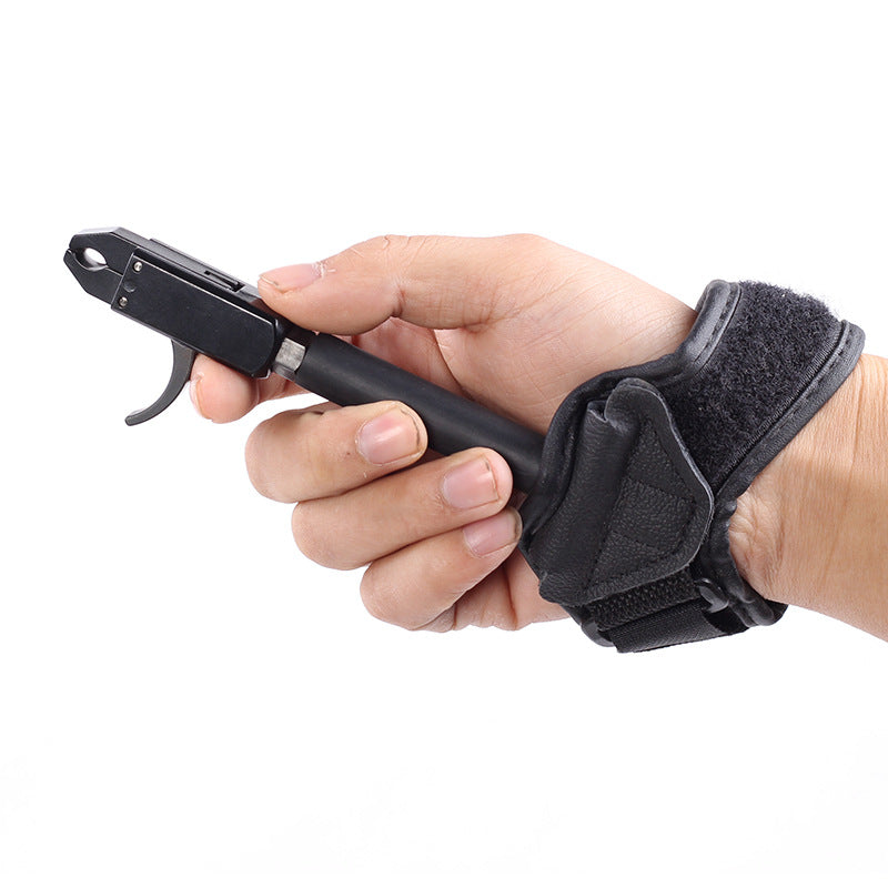 Archery Accessories Pincer Tool For Arrow Handling And Shooting Safety